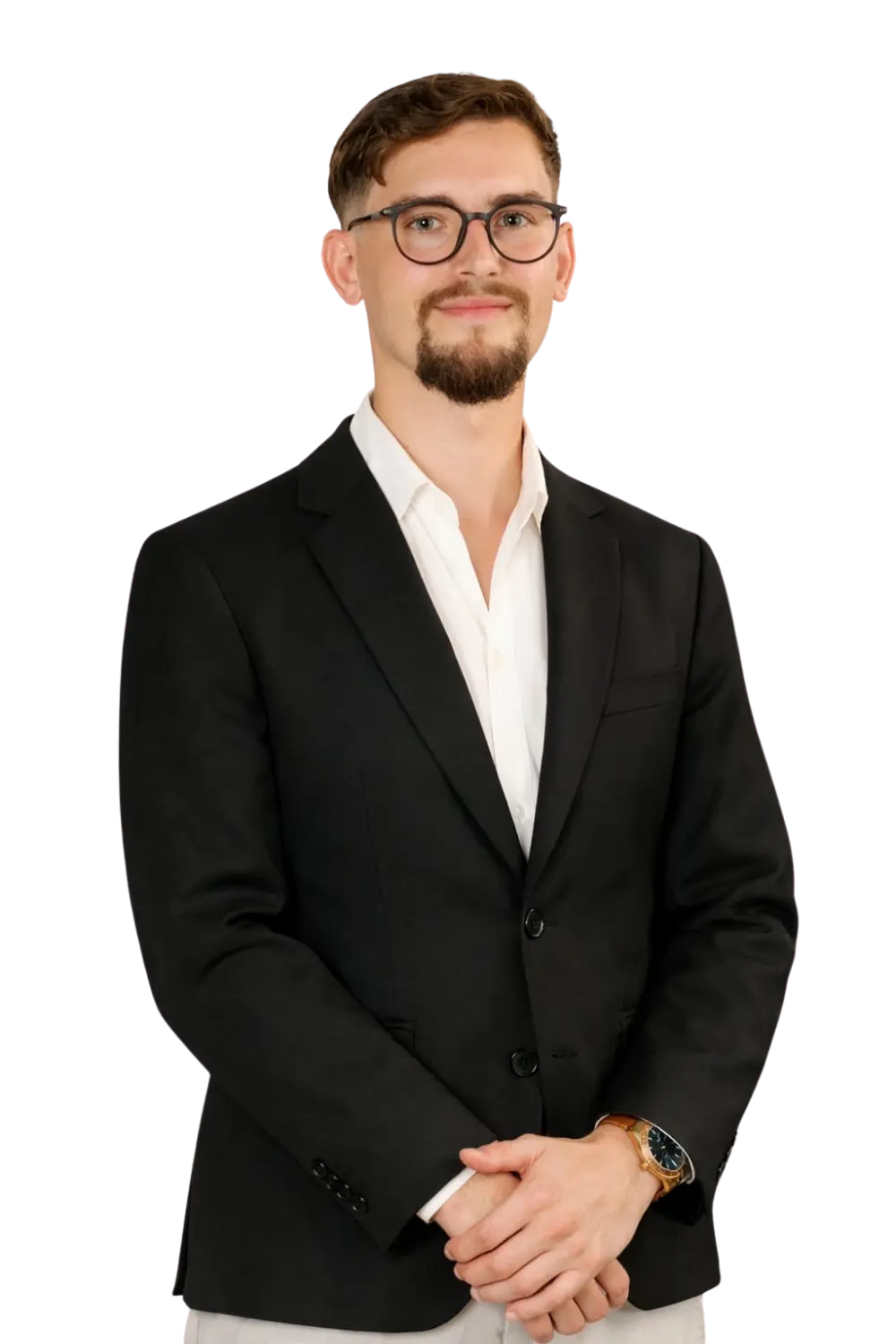 Medgrundare av Rekomenda i svart kavaj mot vit bakgrund